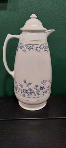 Vtg beautiful white - with, blue